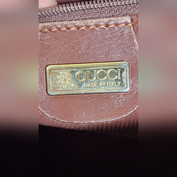 Gucci Square Boston handbag. Minor tarnishing on hardware. Wear under handles - Picture 11 of 16